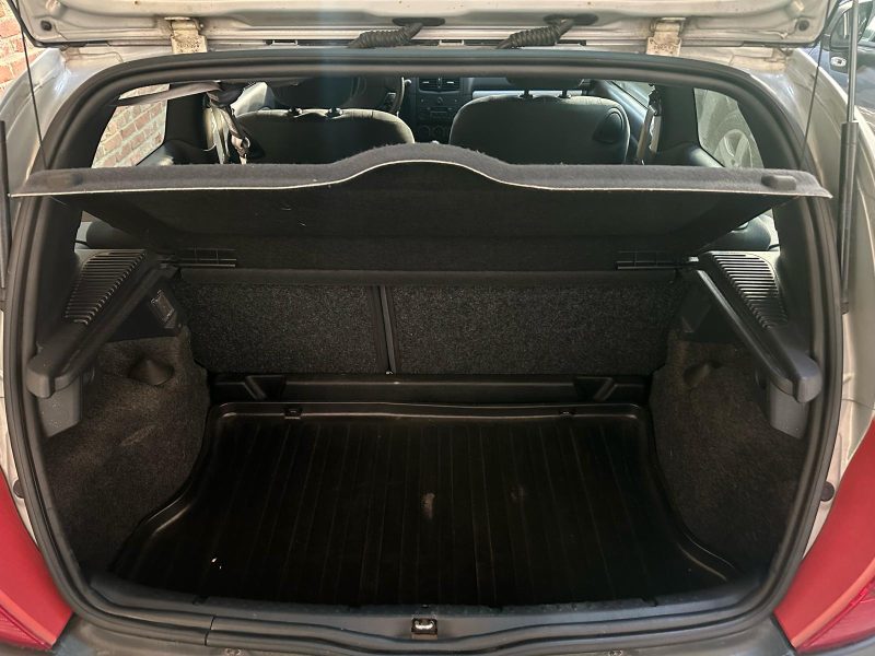 RENAULT CLIO 1.1 essence 2004