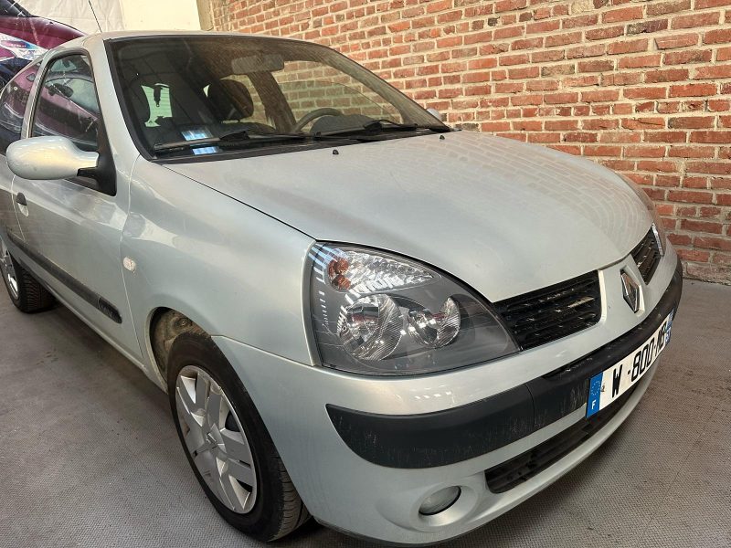 RENAULT CLIO 1.1 essence 2004