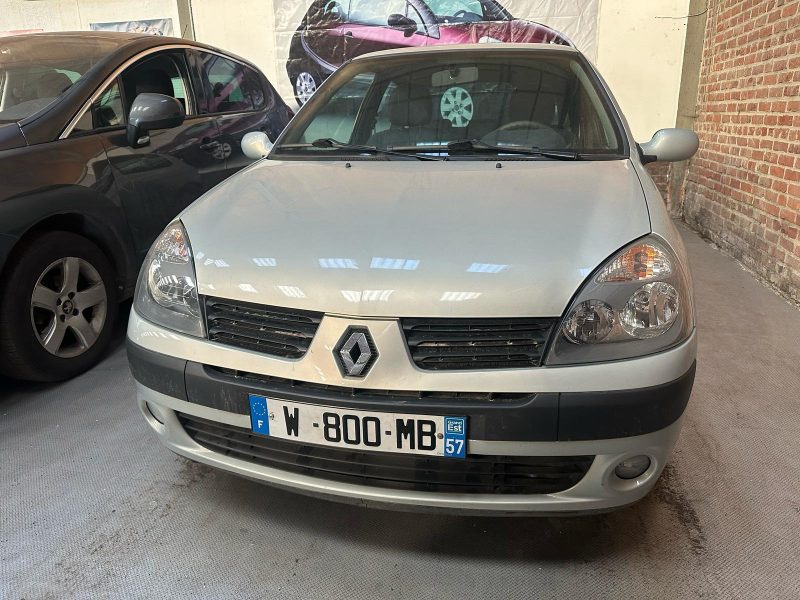 RENAULT CLIO 1.1 essence 2004
