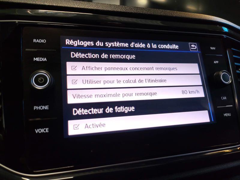 VOLKSWAGEN T-ROC 1.5 TSI 150cv BVM6 R-LINE / SUIVI OK / CARPLAY / KEYLESS / CAMERA / COFFRE ELEC / A
