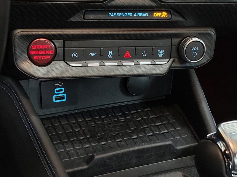 FORD MUSTANG Fastback 5.0 V8 450cv Dark Horse Boîte Auto 1ère Main