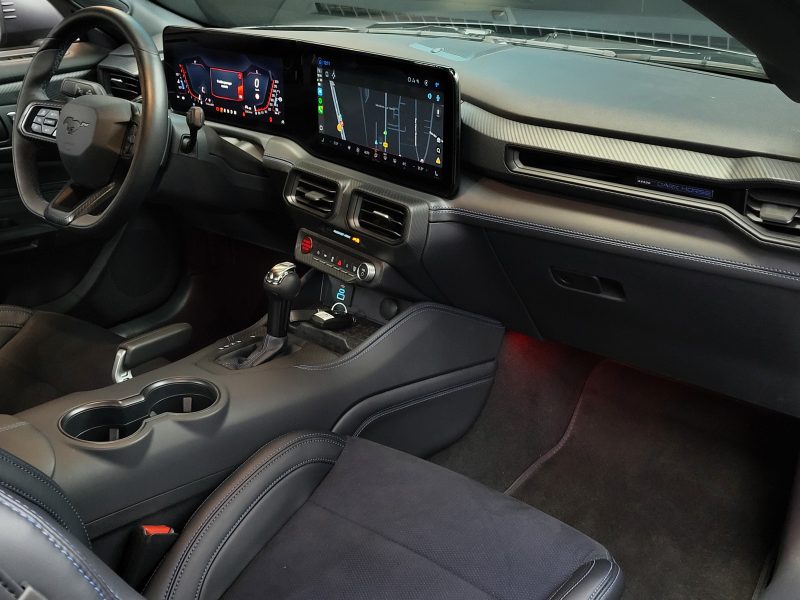 FORD MUSTANG Fastback 5.0 V8 450cv Dark Horse Boîte Auto 1ère Main