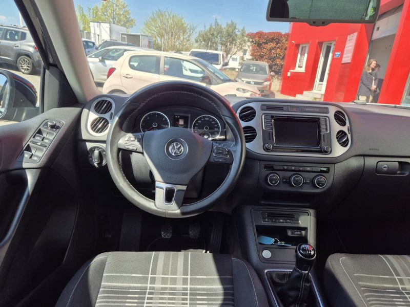 VOLKSWAGEN TIGUAN 2016