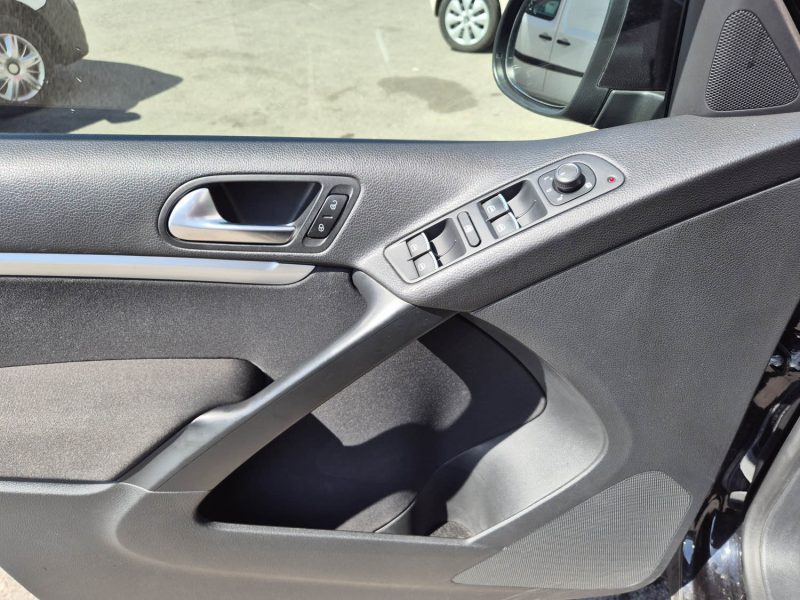 VOLKSWAGEN TIGUAN 2016