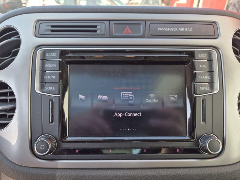 VOLKSWAGEN TIGUAN 2016