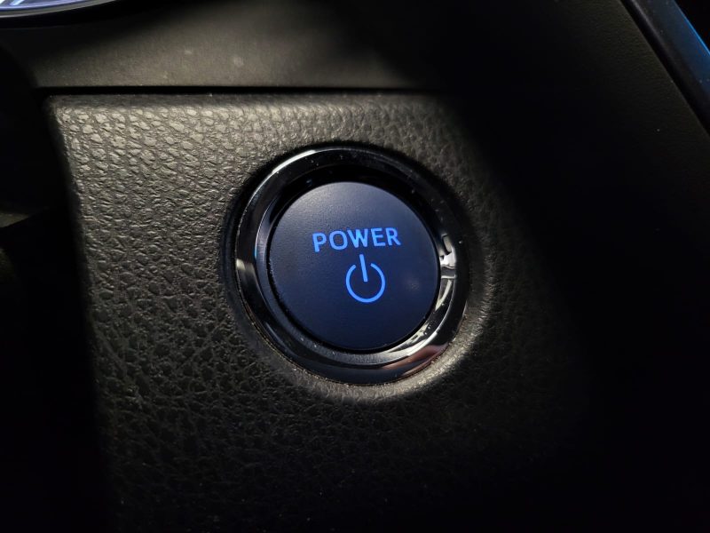 TOYOTA CAMRY 2.5 Hybride 218Ch Dynamic Business / SIEGES CUIR ELECTRIQUE + CARPLAY /