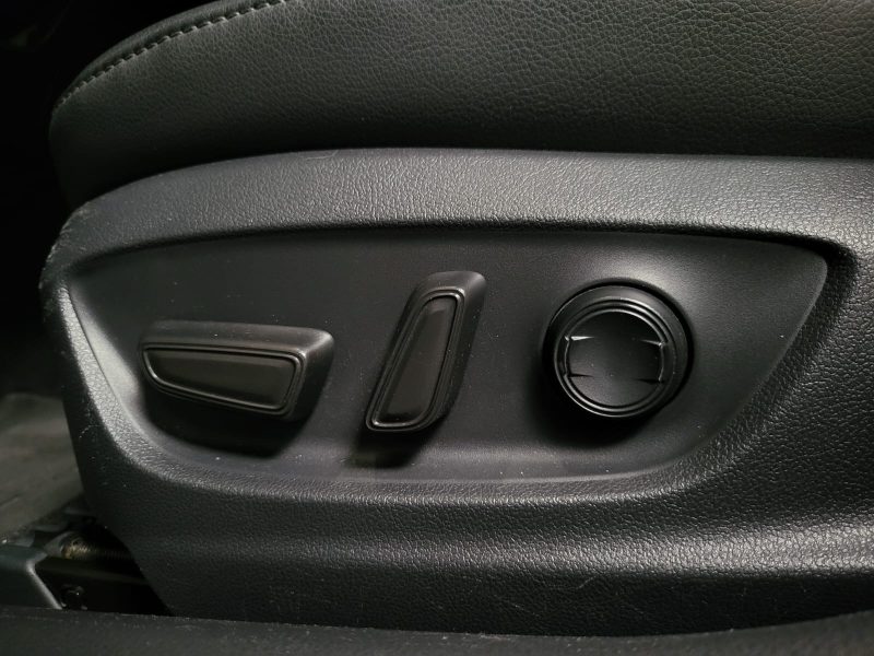 TOYOTA CAMRY 2.5 Hybride 218Ch Dynamic Business / SIEGES CUIR ELECTRIQUE + CARPLAY /