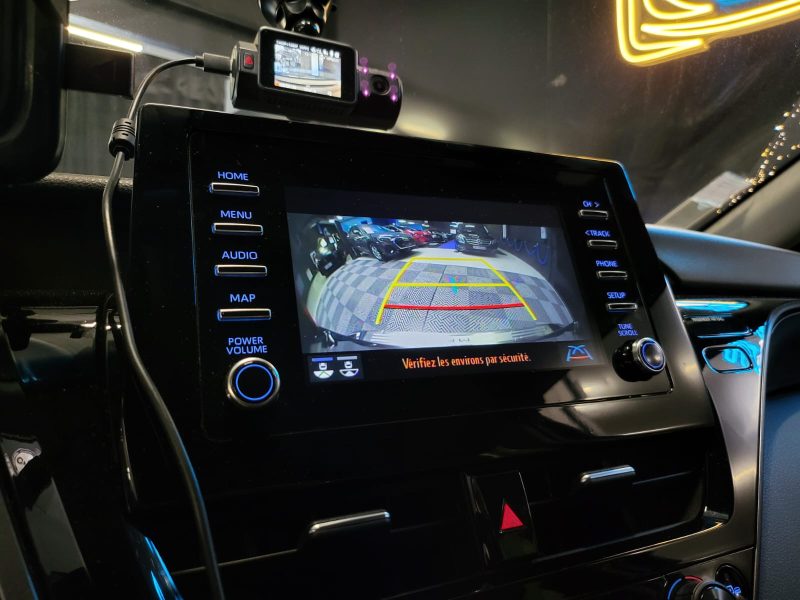 TOYOTA CAMRY 2.5 Hybride 218Ch Dynamic Business / SIEGES CUIR ELECTRIQUE + CARPLAY /