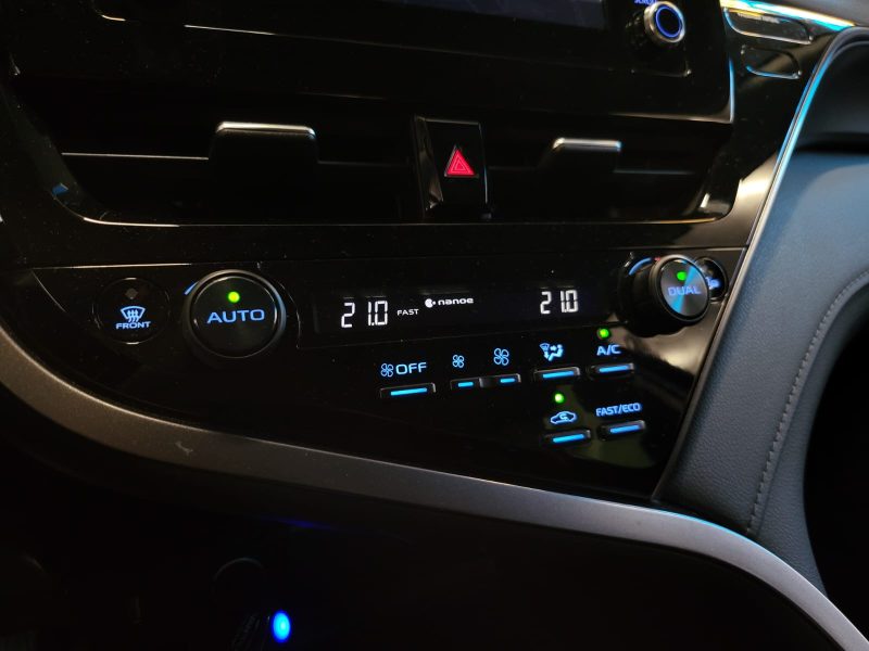 TOYOTA CAMRY 2.5 Hybride 218Ch Dynamic Business / SIEGES CUIR ELECTRIQUE + CARPLAY /