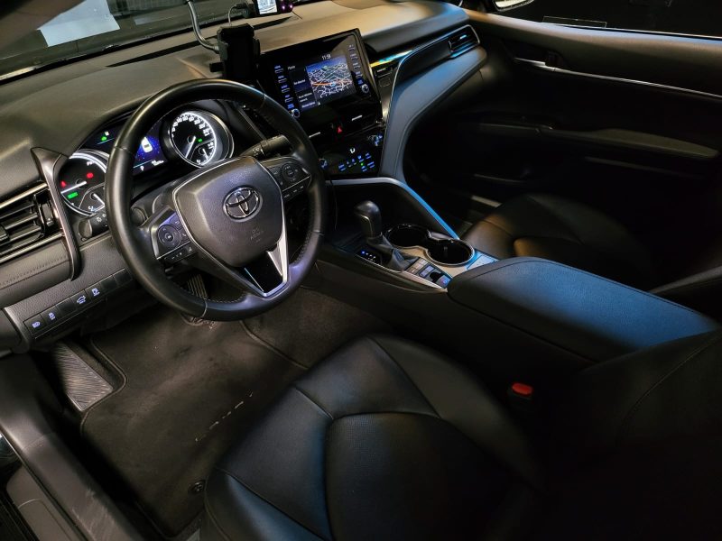 TOYOTA CAMRY 2.5 Hybride 218Ch Dynamic Business / SIEGES CUIR ELECTRIQUE + CARPLAY /