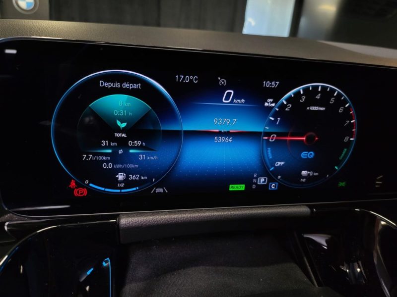 MERCEDES CLASSE GLA 250e 218cv AMG LINE / SUIVI MERCEDES / TOIT OUVRANT / SIEGES ELECTRIQUES / CARPL