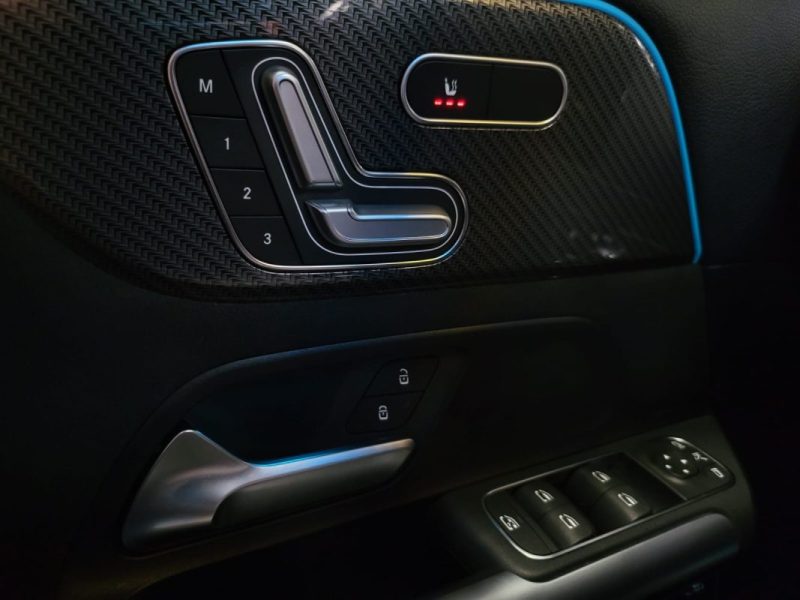 MERCEDES CLASSE GLA 250e 218cv AMG LINE / SUIVI MERCEDES / TOIT OUVRANT / SIEGES ELECTRIQUES / CARPL