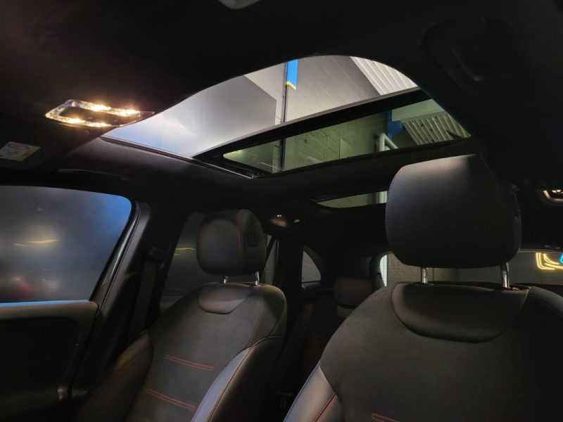 MERCEDES CLASSE GLA 250e 218cv AMG LINE / SUIVI MERCEDES / TOIT OUVRANT / SIEGES ELECTRIQUES / CARPL