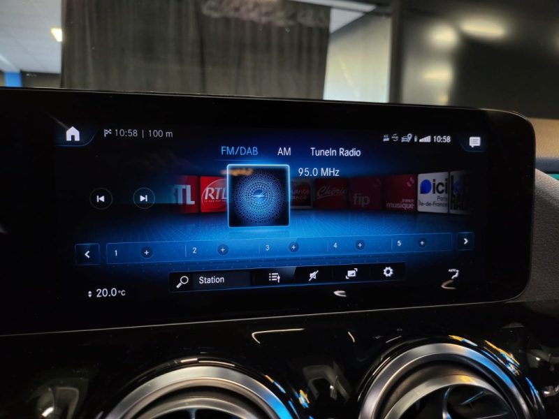 MERCEDES CLASSE GLA 250e 218cv AMG LINE / SUIVI MERCEDES / TOIT OUVRANT / SIEGES ELECTRIQUES / CARPL