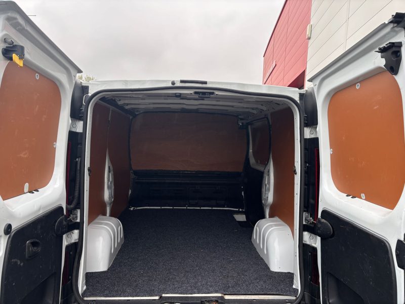 RENAULT TRAFIC 2020