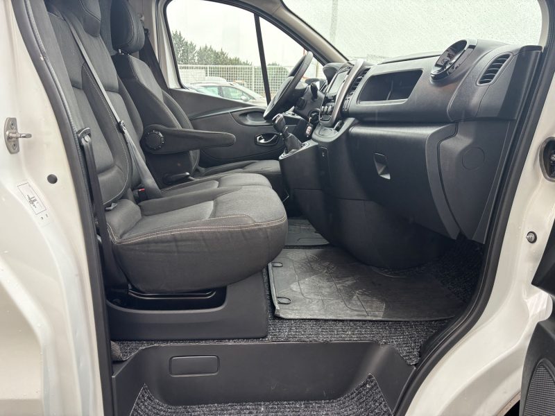 RENAULT TRAFIC 2020