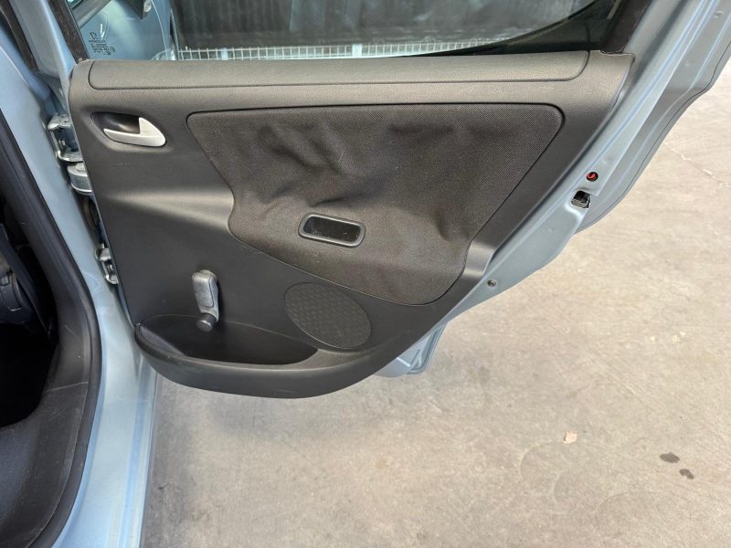 PEUGEOT 207 1.4 HDI 70 Urban 