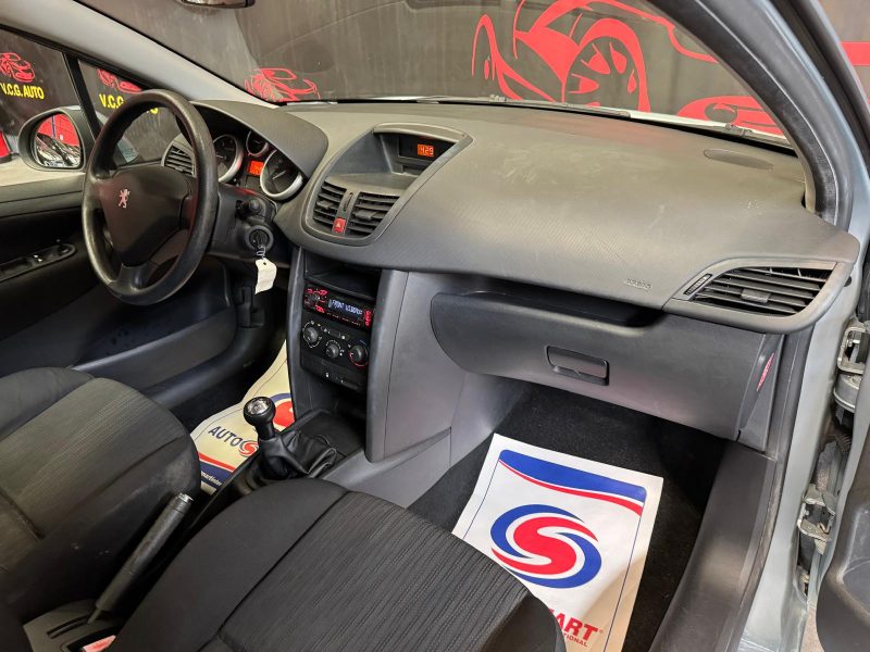 PEUGEOT 207 1.4 HDI 70 Urban 