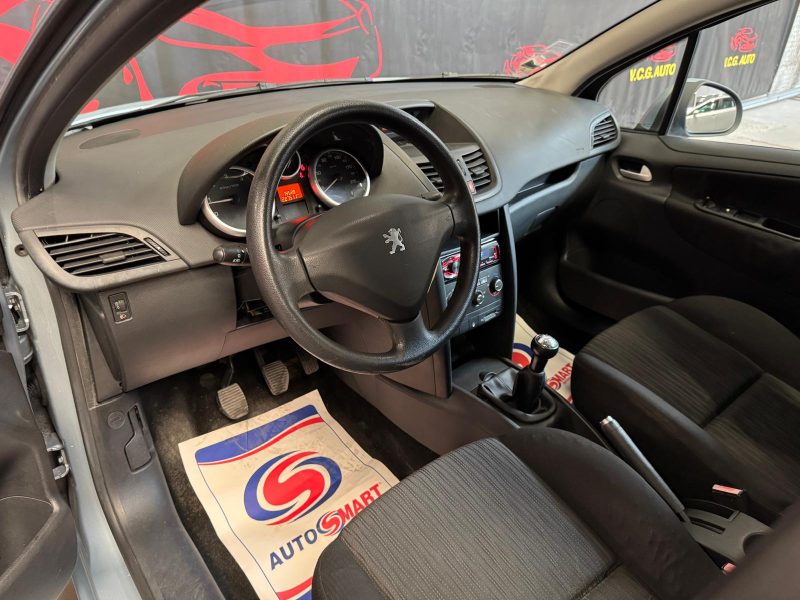 PEUGEOT 207 1.4 HDI 70 Urban 