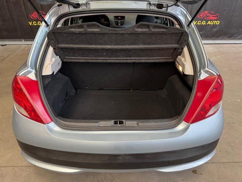 PEUGEOT 207 1.4 HDI 70 Urban 