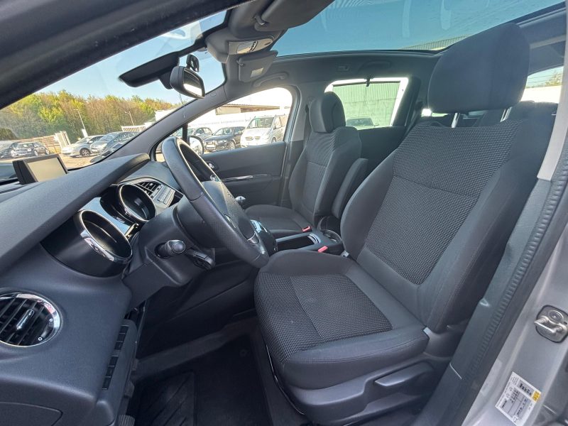 PEUGEOT 5008 2014
