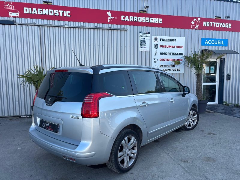 PEUGEOT 5008 2014
