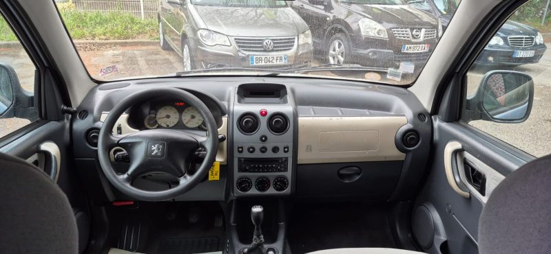 Peugeot Partner Monoespace 1.6l HDi 90cv, *5 places*, *Climatisation*, *Régulateur vitesse*