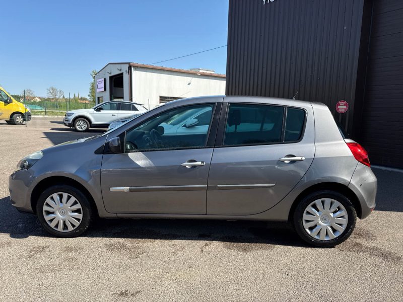 RENAULT CLIO 2009