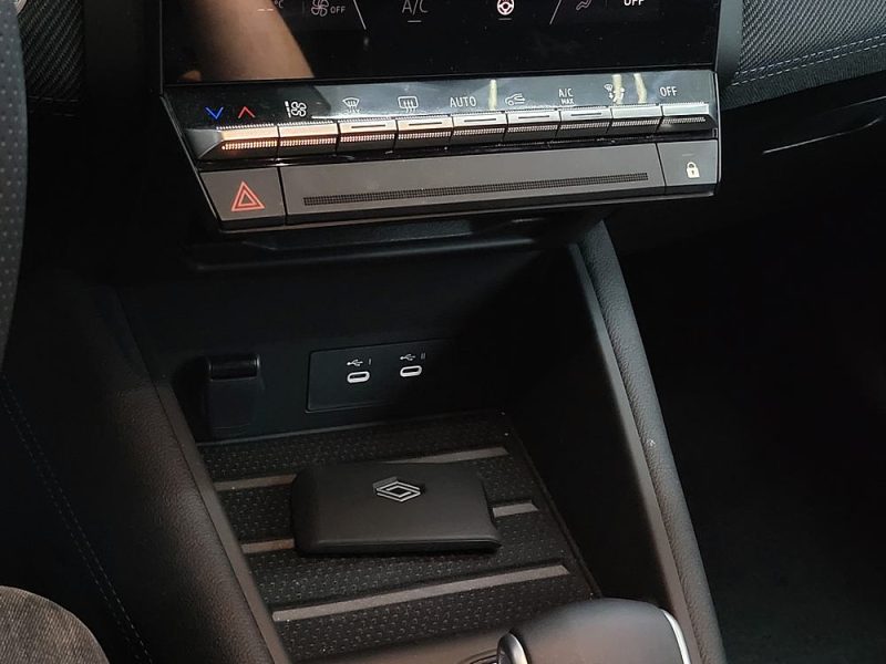 RENAULT CAPTUR II E-TECH Hybrid 145cv Esprit Alpine Boîte Auto 1ère Main