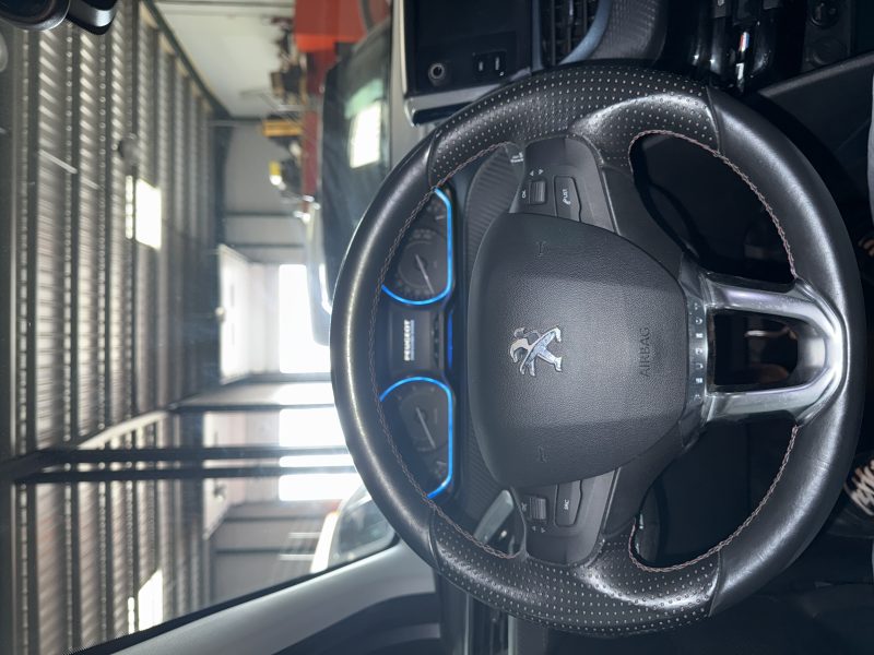 PEUGEOT 2008 - 1 2015