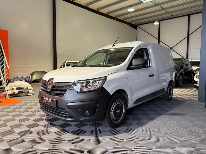 RENAULT EXPRESS 2022