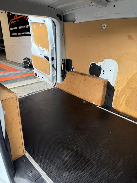 RENAULT EXPRESS 2022