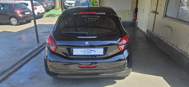 PEUGEOT 208 2016