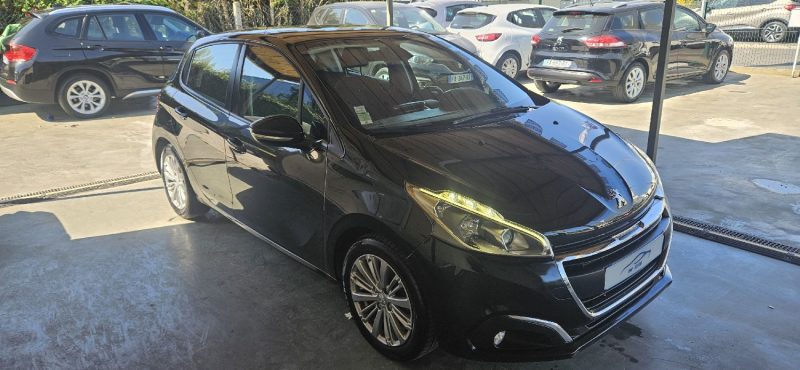 PEUGEOT 208 2016