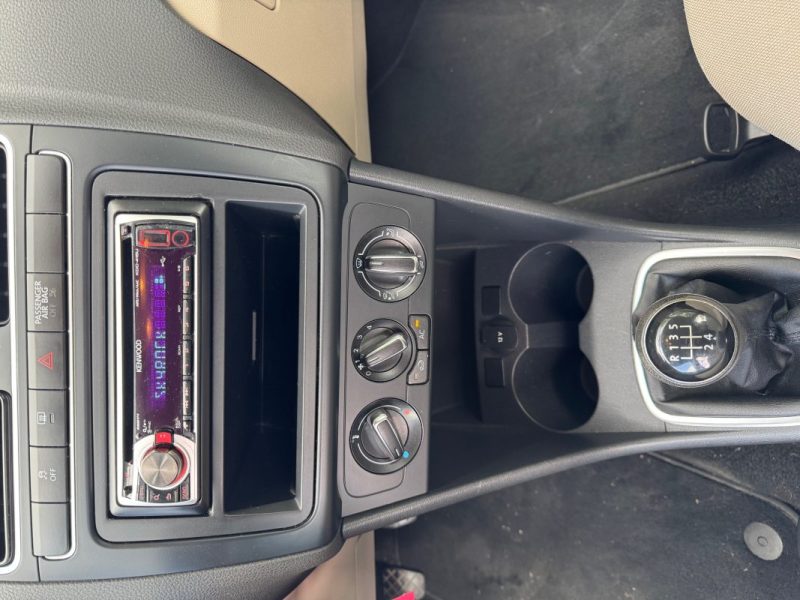 VOLKSWAGEN  POLO 1.2l  70CH 4CV  2013