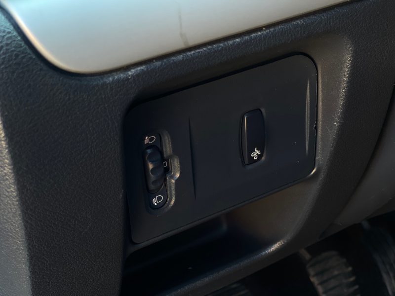 RENAULT CLIO II Campus Evolution 5 Portes 1.2 i GPL eco2 60 ch GARANTIE 6 MOIS