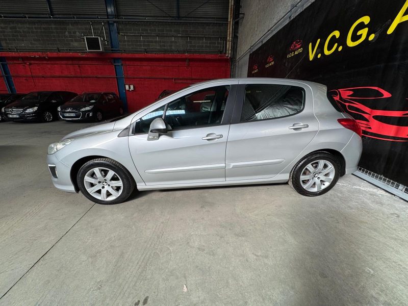 PEUGEOT 308 1.6 HDi 92 Confort 