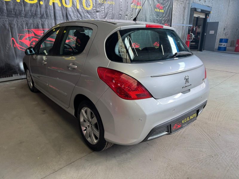 PEUGEOT 308 1.6 HDi 92 Confort 