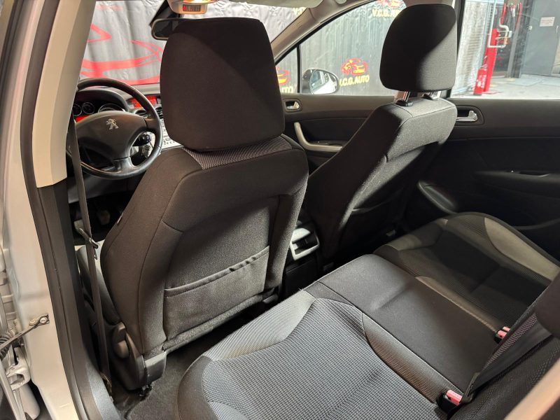 PEUGEOT 308 1.6 HDi 92 Confort 