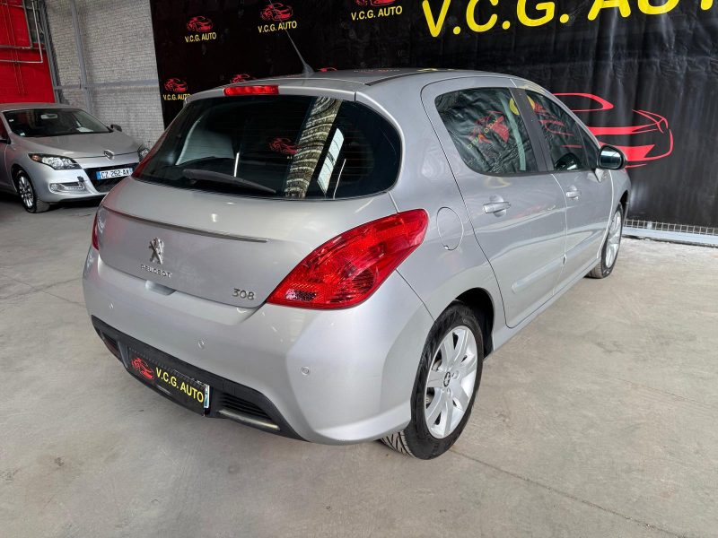 PEUGEOT 308 1.6 HDi 92 Confort 