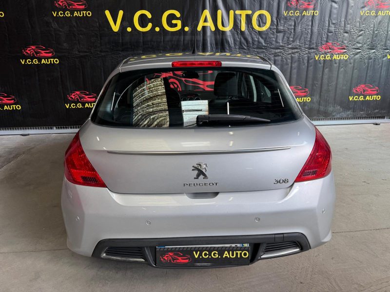 PEUGEOT 308 1.6 HDi 92 Confort 