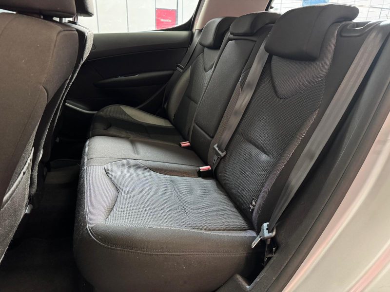 PEUGEOT 308 1.6 HDi 92 Confort 