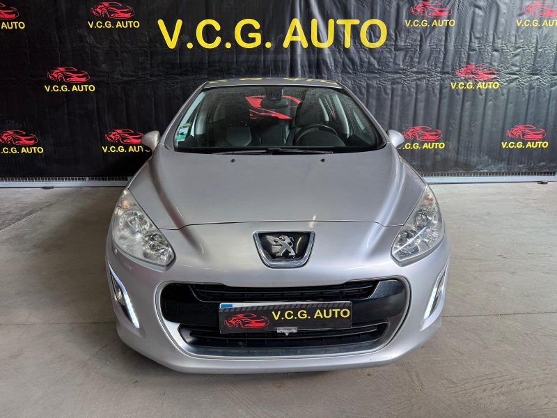 PEUGEOT 308 1.6 HDi 92 Confort 