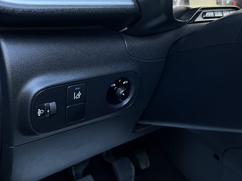 CITROEN C3 III FEEL 1.2 82 Cv 1ERE MAIN / APPLE & ANDROID TOIT PANORAMIQUE Crit Air1 - GARANTIE 1 AN