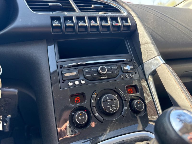 PEUGEOT 3008 2013