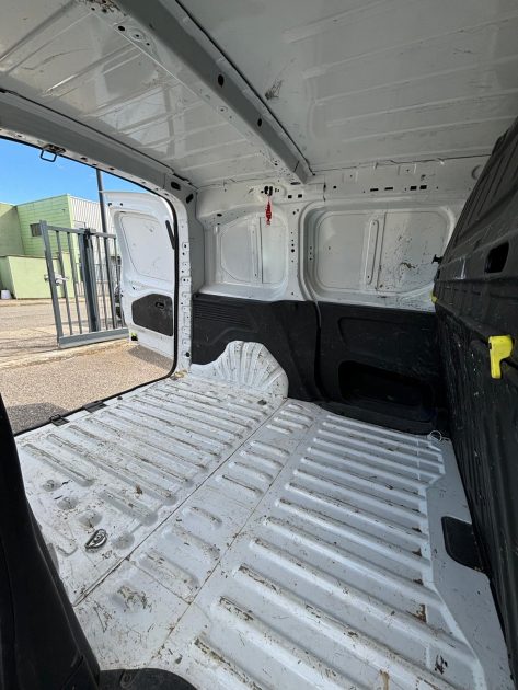 PEUGEOT PARTNER 2021