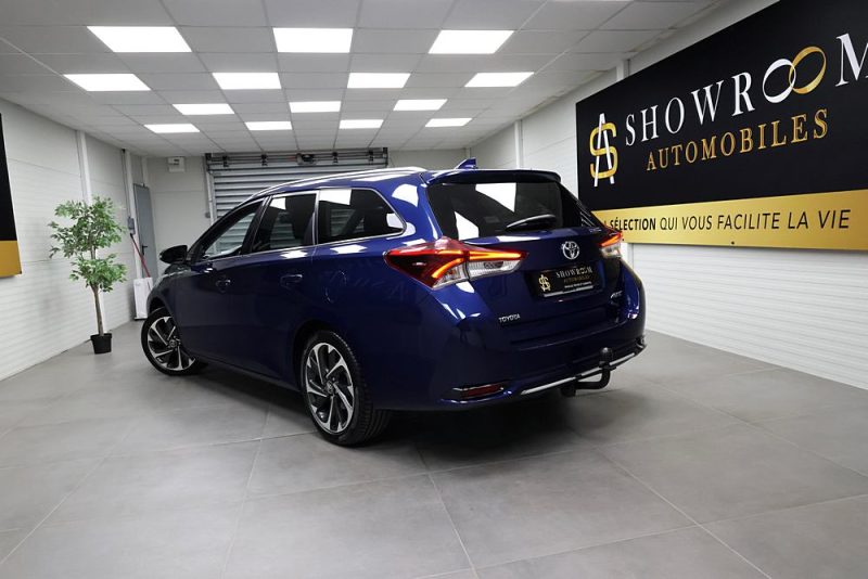 TOYOTA Auris Touring Sports 1.2T 116 - Design Toit Panoramique