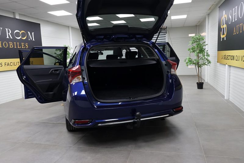 TOYOTA Auris Touring Sports 1.2T 116 - Design Toit Panoramique