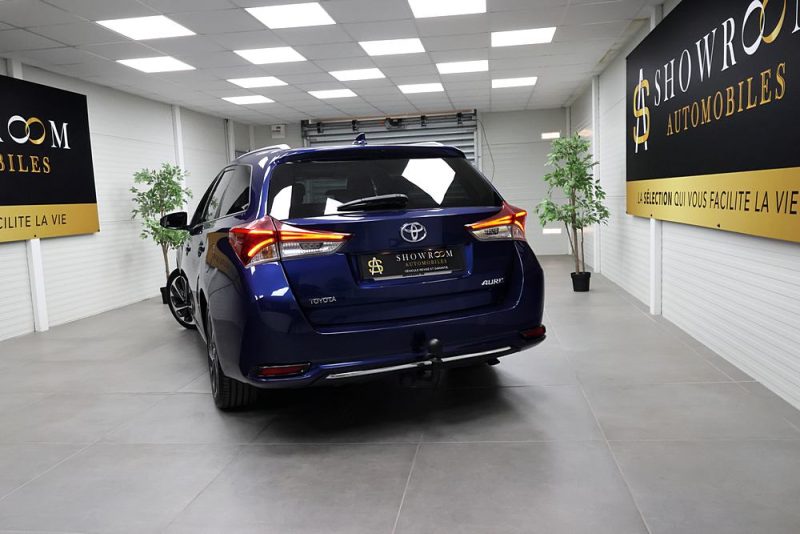 TOYOTA Auris Touring Sports 1.2T 116 - Design Toit Panoramique