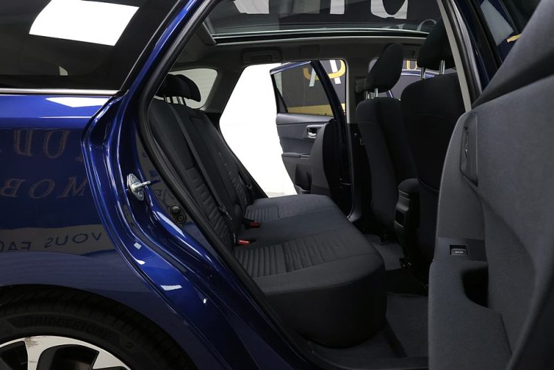 TOYOTA Auris Touring Sports 1.2T 116 - Design Toit Panoramique